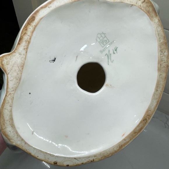 Hertwig & Co. Elegant Red & Pink Porcelain Lady Figurine Dress & Bonnet Germany - Picture 6 of 6